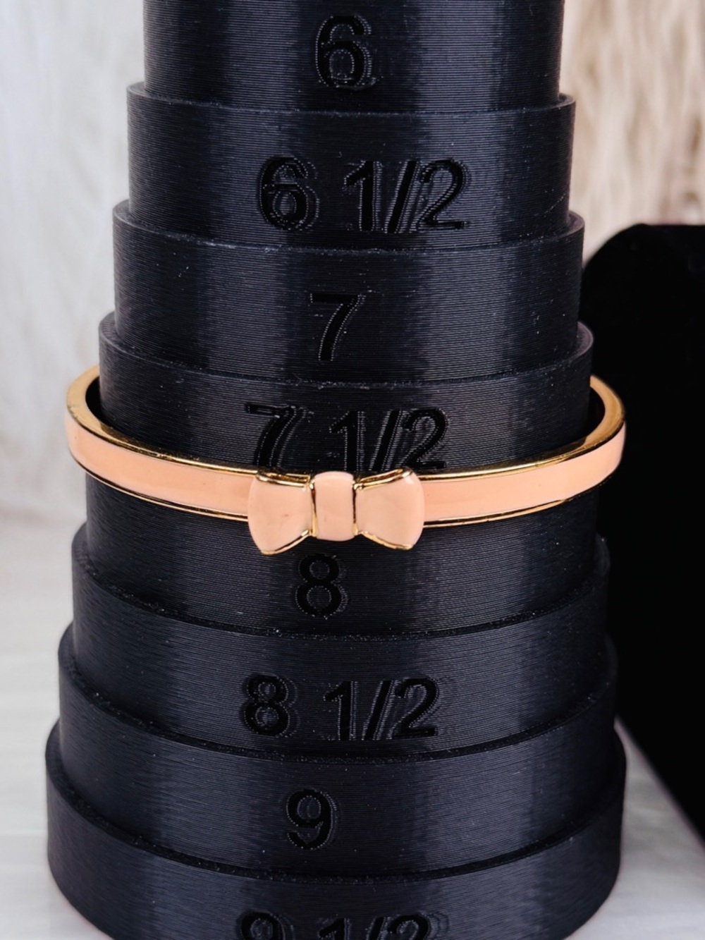 Kate Spade ‘Take a Bow’ Goldtone Pink Enamel Thin Bangle Bracelet MSRP $98 - Picture 5 of 8